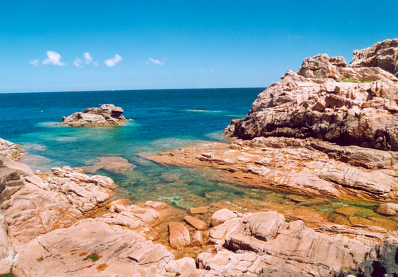 location hébergement côte de granit rose